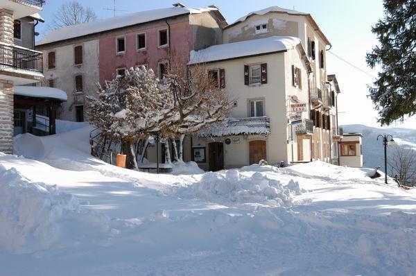 Albergo Ristorante Leso Bosco Chiesanuova Exteriör bild